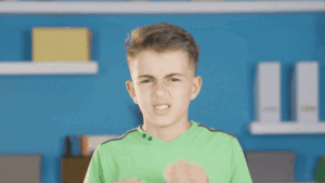 Enfant frotte yeux GIF